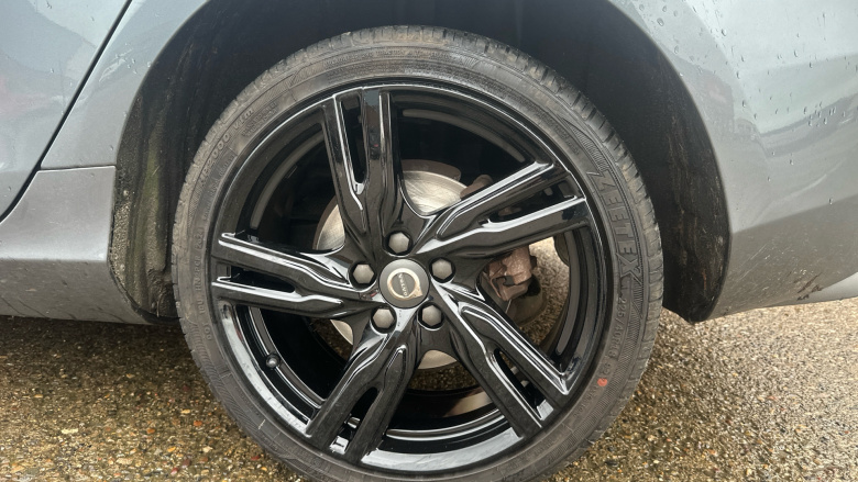 Volvo V40 D3 [4 Cyl 150] R DESIGN Pro 5dr Diesel Hatchback